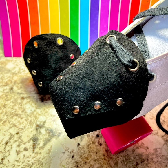 greenirishmoon Accessories - Black suede roller skates toe guards
